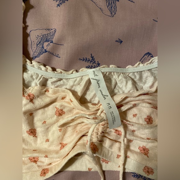 Out from under pink lounge crop - Picture 4 of 7